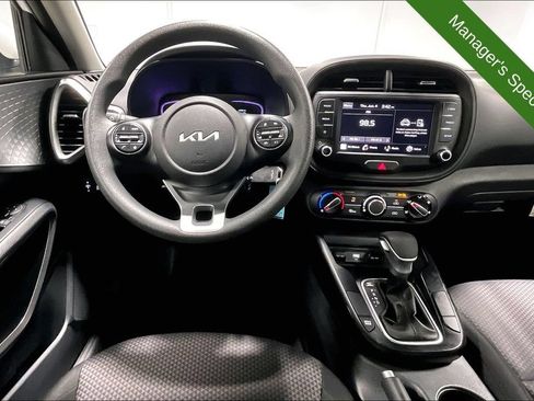 Used 2025 Kia Soul LX FWD image 6