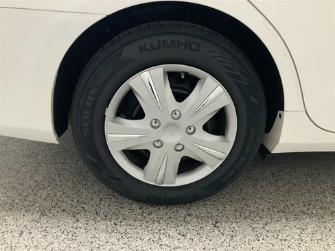 Used 2016 Toyota Camry LE w/ Protection Package (Q2) FWD image 11