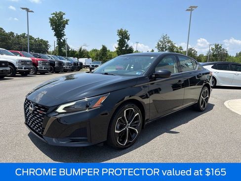 Used 2023 Nissan Altima 2.5 SR w/ SR Premium Package AWD/4WD image 8