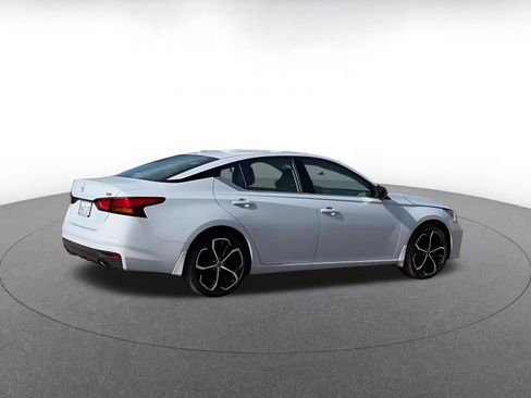 Used 2025 Nissan Altima 2.5 SR image 15