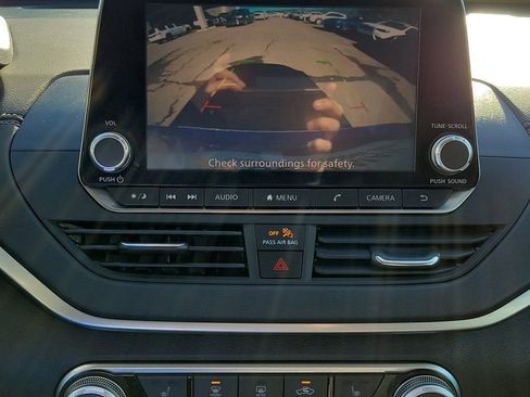 Used 2021 Nissan Altima 2.5 SV w/ SV Premium Package image 24