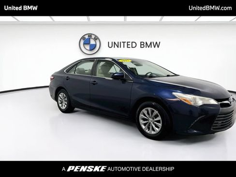 Used 2017 Toyota Camry LE FWD image 3