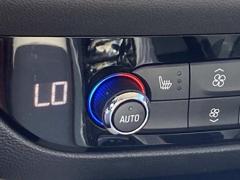 Used 2022 Buick Enclave Essence w/ Experience Buick Package image 25