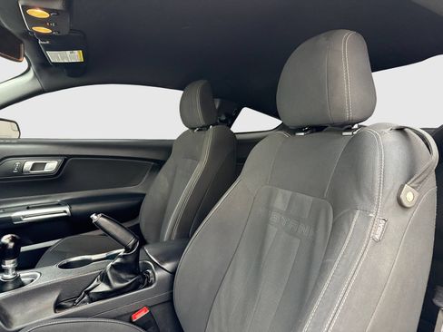 Used 2019 Ford Mustang GT RWD image 15