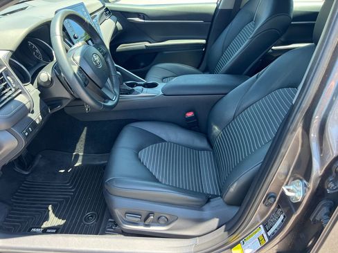 Used 2024 Toyota Camry SE FWD image 9