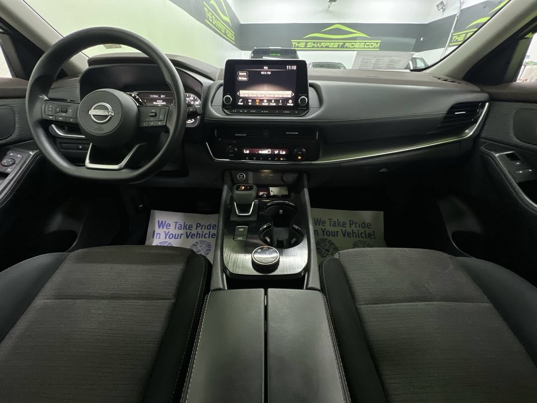 Used 2022 Nissan Rogue SV AWD/4WD image 17