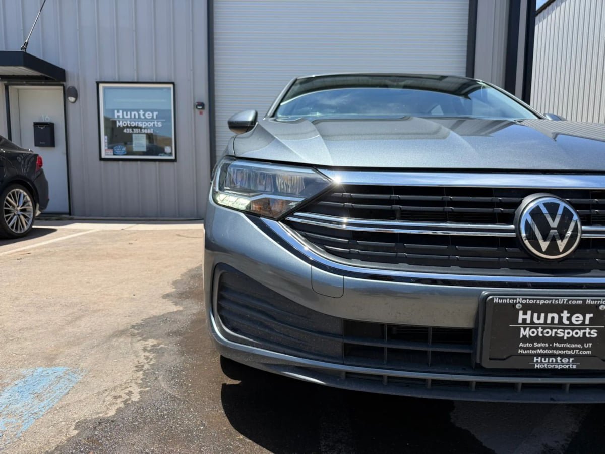 Used 2024 Volkswagen Jetta SE FWD image 15