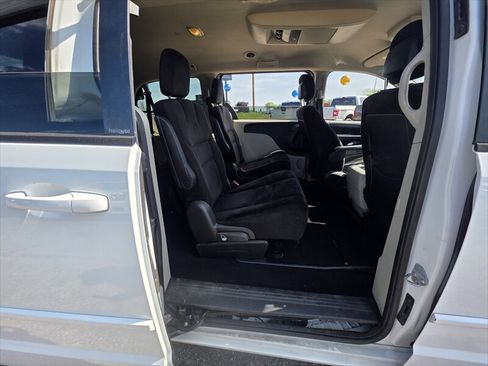 Used 2014 Dodge Grand Caravan SXT FWD image 10