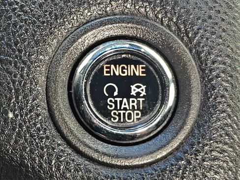 Used 2016 Ford Taurus Limited w/ Equipment Group 301A AWD/4WD image 17