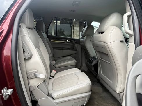 Used 2017 Buick Enclave Leather FWD image 19