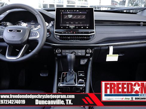 New 2026 Jeep Compass Latitude image 19