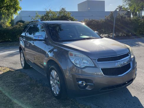 Used 2011 Chevrolet Equinox LT w/ Chrome Appearance Package image 3