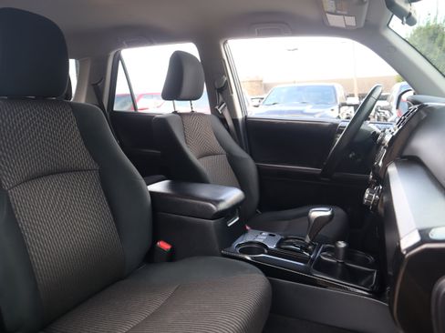 Used 2018 Toyota 4Runner TRD Off-Road image 30