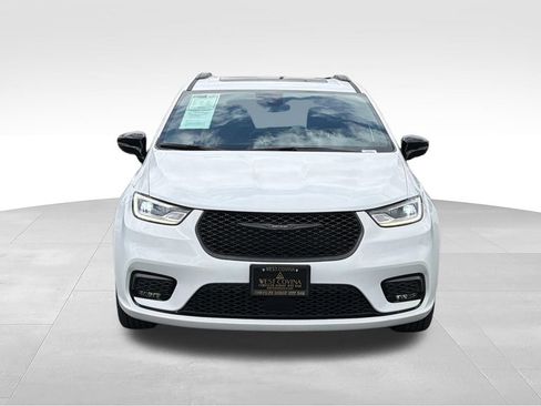 Used 2026 Chrysler Pacifica Limited w/ S Appearance Package FWD image 2