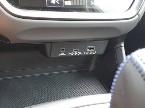 Used 2026 Subaru Crosstrek 2.5i Premium AWD/4WD image 29
