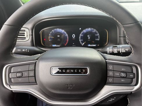 New 2025 Jeep Wagoneer L Series II w/ Convenience Group I AWD/4WD image 14