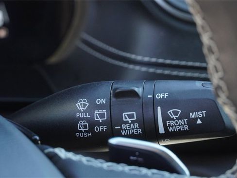 Used 2024 Jeep Grand Cherokee L Limited w/ Black Appearance Package image 33