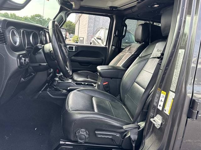 Used 2018 Jeep Wrangler Unlimited Sahara w/ Dual Top Group AWD/4WD image 28