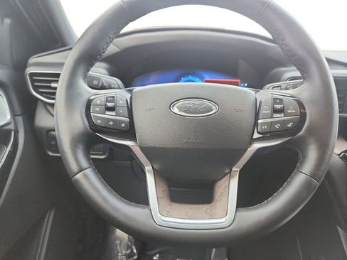 Certified 2023 Ford Explorer Platinum w/ Technology Package image 13