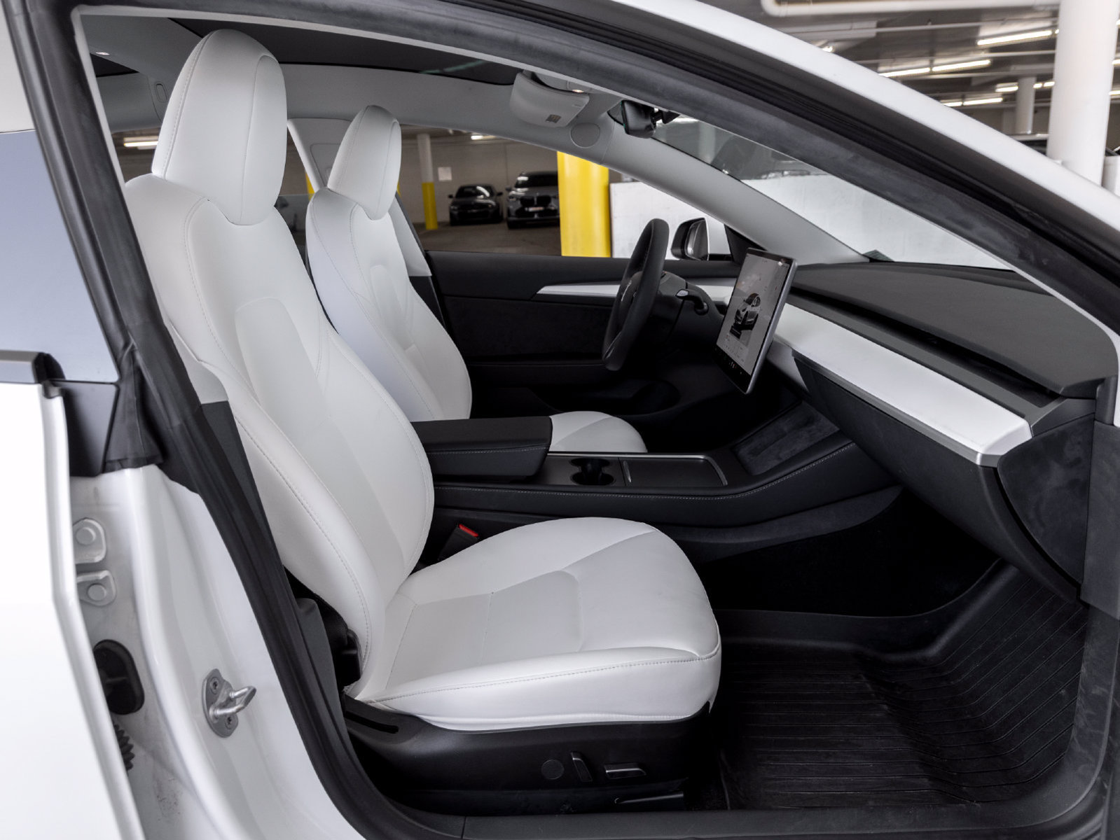 Used 2023 Tesla Model 3 Standard Range RWD image 26