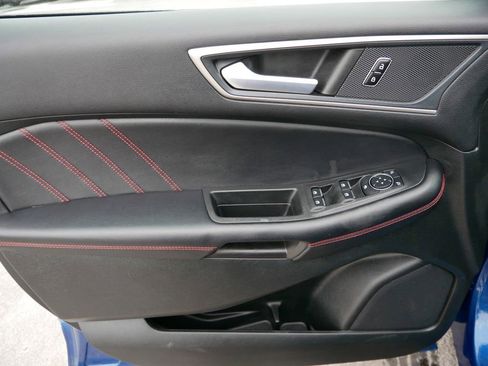 Certified 2023 Ford Edge ST-Line w/ Class II Trailer Tow Package image 9