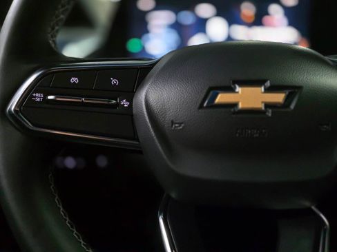 Used 2024 Chevrolet Equinox EV LT image 18