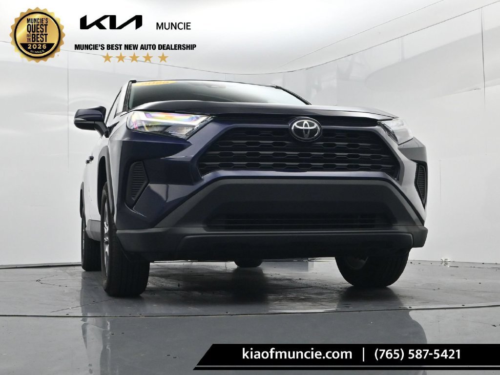 Used 2025 Toyota RAV4 XLE AWD/4WD image 37