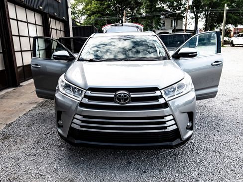 Used 2018 Toyota Highlander XLE FWD image 17