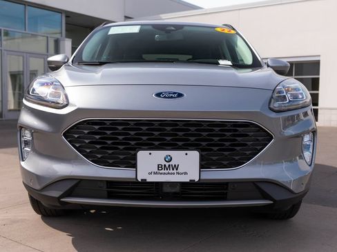 Used 2022 Ford Escape Titanium AWD/4WD image 2