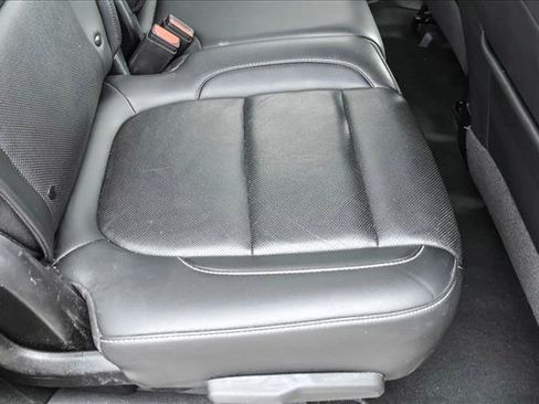 Used 2023 GMC Acadia SLT FWD image 28