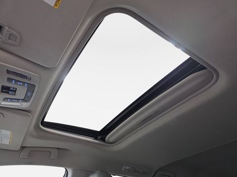 Certified 2023 Toyota Sienna XLE FWD image 27