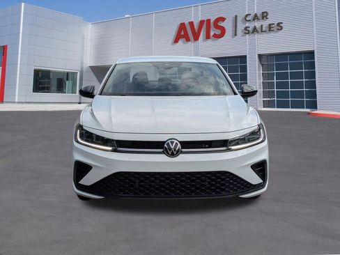 Used 2025 Volkswagen Jetta Sport FWD image 2