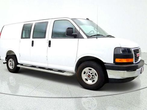 Used 2025 GMC Savana 2500 w/ Driver Convenience Package RWD image 3