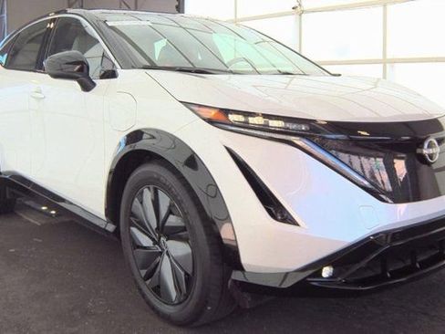 Used 2023 Nissan Ariya FWD image 1