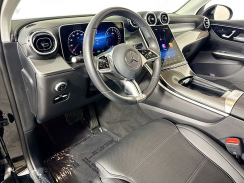 Used 2025 Mercedes-Benz GLC 350e 4MATIC image 9