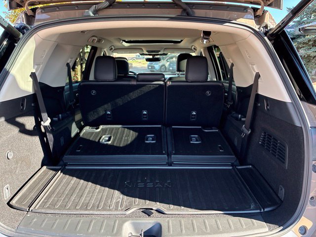 Certified 2025 Nissan Pathfinder Platinum w/ Cargo Package AWD/4WD image 10