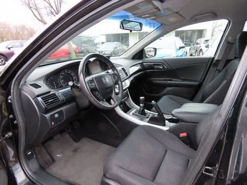 Used 2013 Honda Accord Sport image 2