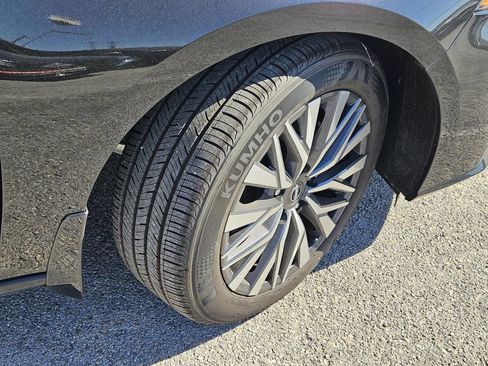 New 2025 Nissan Altima 2.5 SV image 4