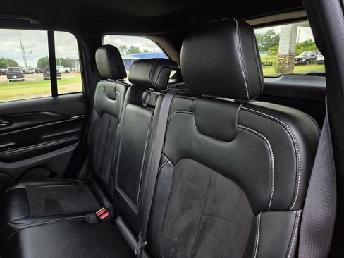Used 2024 Jeep Grand Cherokee Altitude RWD image 31