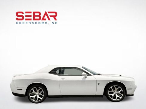 Used 2016 Dodge Challenger SXT Plus RWD image 9