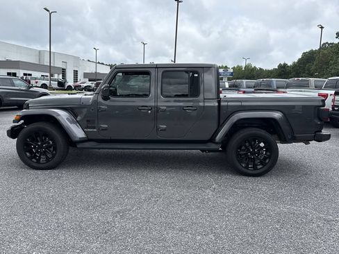 Used 2021 Jeep Gladiator Overland AWD/4WD image 4