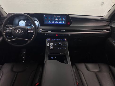 Used 2023 Hyundai Palisade Limited FWD image 16