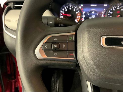 Used 2025 Jeep Compass Limited AWD/4WD image 18