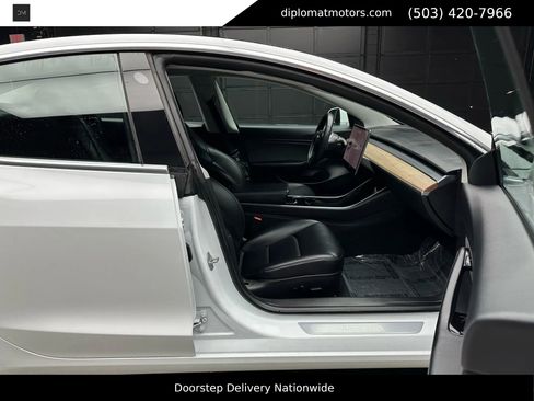 Used 2018 Tesla Model 3 Long Range image 19