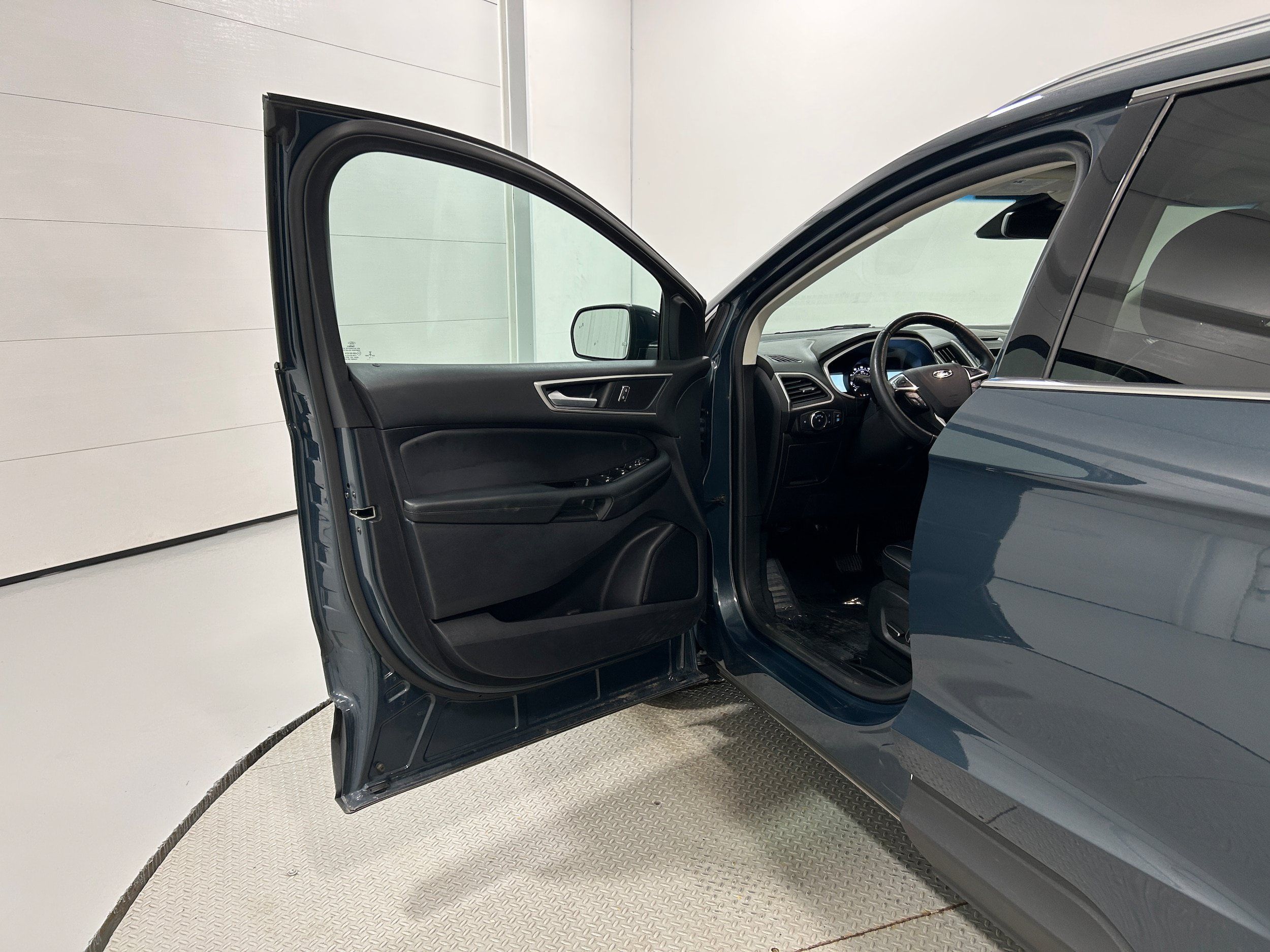 Used 2019 Ford Edge SEL w/ Equipment Group 201A AWD/4WD image 24
