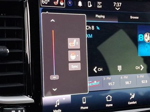 Used 2023 Chrysler Pacifica Touring-L FWD image 24