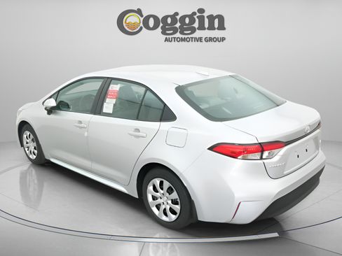 Used 2026 Toyota Corolla LE FWD image 10