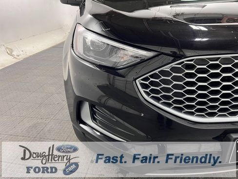 Used 2023 Ford Edge SEL image 9