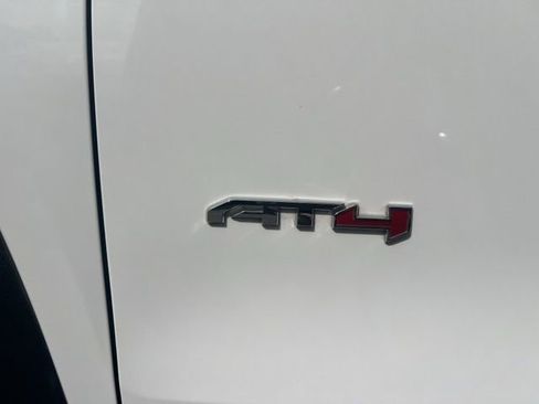 Used 2024 GMC Terrain AT4 image 32