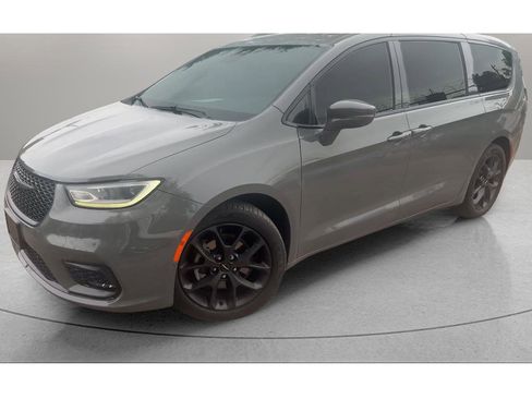 Used 2021 Chrysler Pacifica Touring-L w/ Premium & Safety Sphere Group FWD image 1